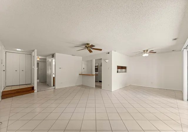 Homes for sale in Palos Hills, IL | 8245 Poplar Ln #5B, Palos Hills, IL 60465 | MLS# 12662967