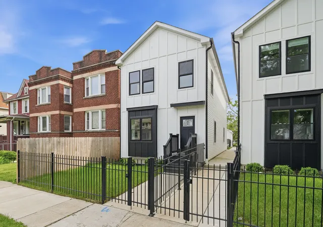 1st image of 5729 W Ohio St, Chicago, IL 60644 | MLS# 12663096