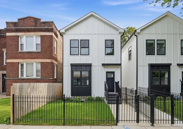 2nd image of 5729 W Ohio St, Chicago, IL 60644 | MLS# 12663096