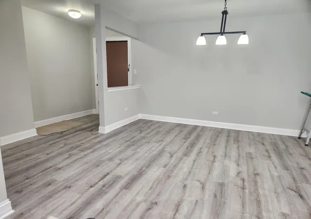 2nd image of 9242 Gross Point Rd #107, Skokie, IL 60077 | MLS# 12663121