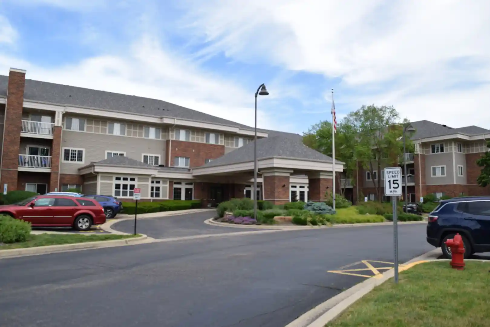 Listing Photo 2 - Condo for sale in 801 N Mclean Blvd located at 801 N Mclean Blvd, Elgin, IL 60123 - Unit #258