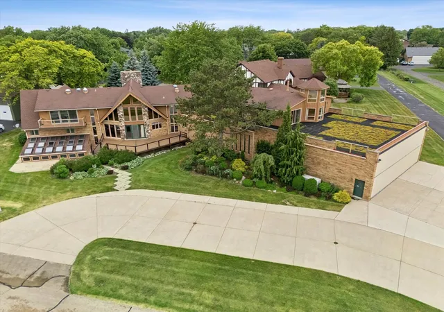 Photo 2 of Mansion for sale at 607 Berkshire Ct, Downers Grove, IL 60516 | MLS# 12663202 | Listing updated on 2026-09-23