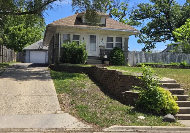 1st image of 953 Elizabeth St, Elgin, IL 60120 | MLS# 12663203