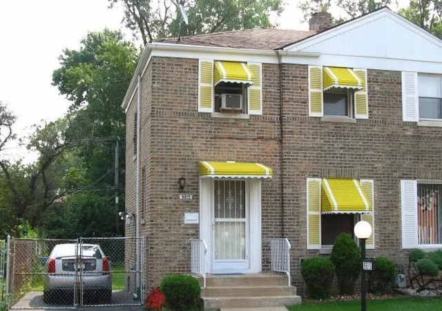 Photo 1 of Townhouse for sale at 9815 S Clyde Ave, Chicago, IL 60617 | MLS# 12663219 | Listing updated on 2026-07-05