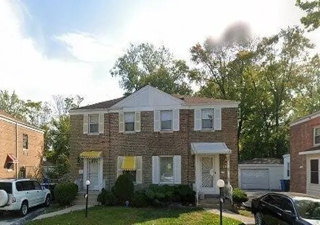 Photo 3 of Townhouse for sale at 9815 S Clyde Ave, Chicago, IL 60617 | MLS# 12663219 | Listing updated on 2026-07-05