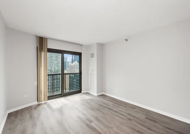4th image of 400 N La Salle Dr #3306, Chicago, IL 60654 | MLS# 12663225