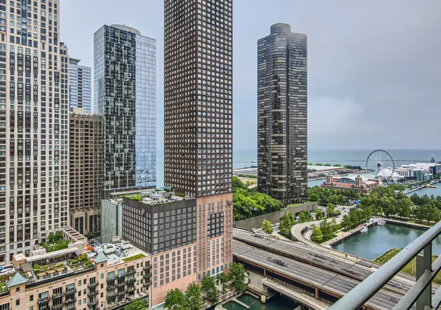5th image of 445 E N Water St, Chicago, IL 60611