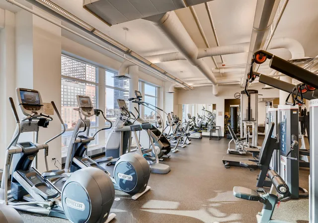 4th image of 445 E N Water St, Chicago, IL 60611
