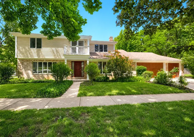 1st image of 616 W Park St, Arlington Heights, IL 60005 | MLS# 12663348