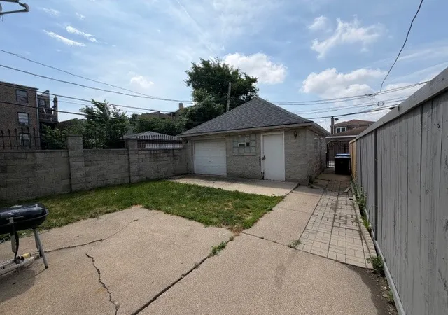 Homes for sale in Chicago, IL | 5215 W Van Buren St, Chicago, IL 60644 | MLS# 12663403