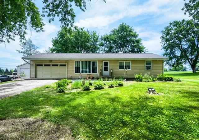 Homes for sale in Yorkville, IL | 13 Bonnie Ln, Yorkville, IL 60560 | MLS# 12663446