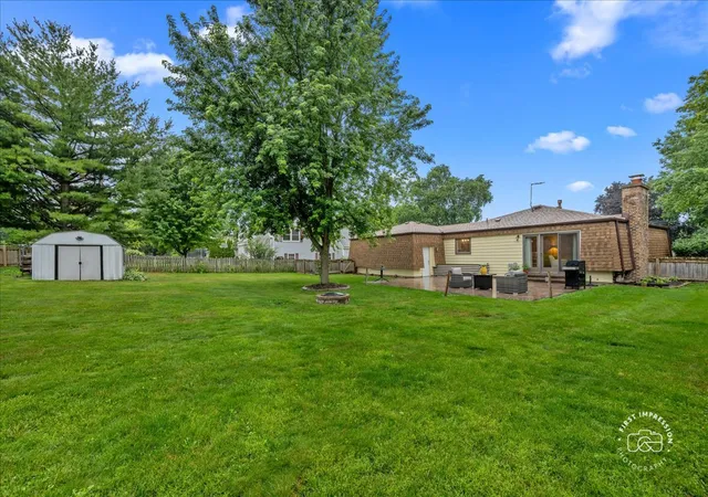 Homes for sale in Batavia, IL | 1024 Maple Ln, Batavia, IL 60510 | MLS# 12663450