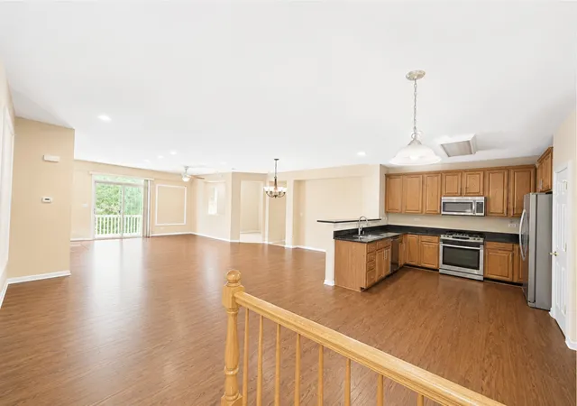 Homes for sale in Schaumburg, IL | 1361 Scarboro Rd #404, Schaumburg, IL 60193 | MLS# 12663471