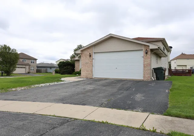Photo 2 of Single family home for sale at 5011 Fairoaks Ct, Country Club Hills, IL 60478 | MLS# 12663486 | Listing updated on 2026-08-25
