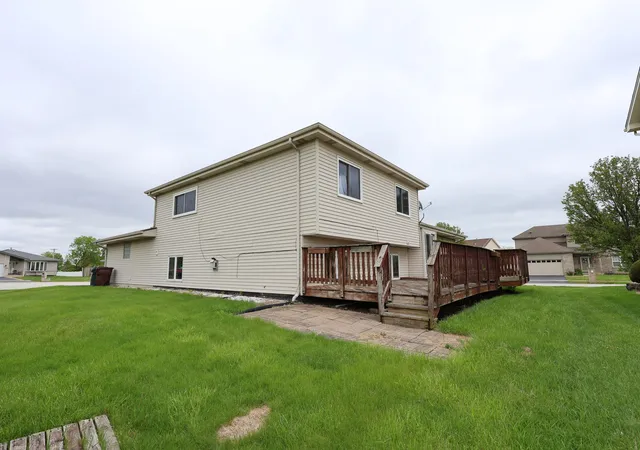 Photo 3 of Single family home for sale at 5011 Fairoaks Ct, Country Club Hills, IL 60478 | MLS# 12663486 | Listing updated on 2026-08-25