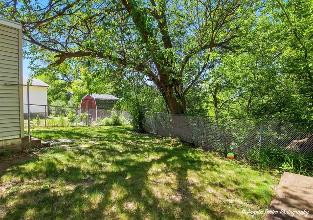 Homes for sale in Fox Lake, IL | 12 Arlington Ln, Fox Lake, IL 60020 | MLS# 12663528