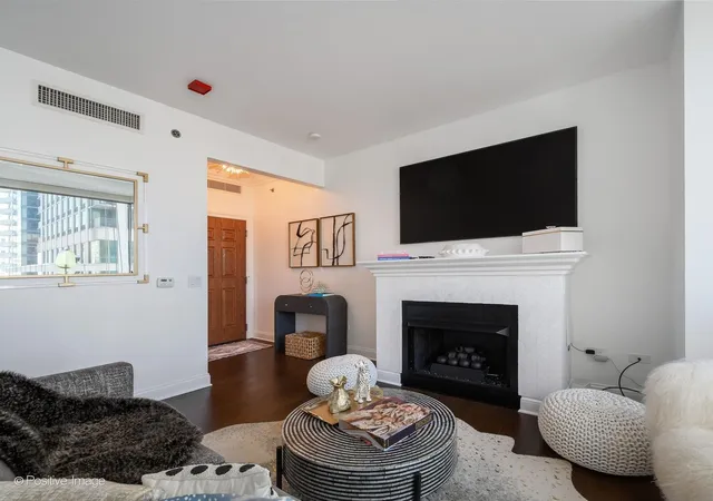 Homes for sale in Chicago, IL | 21 E Huron St #1201, Chicago, IL 60611 | MLS# 12663531