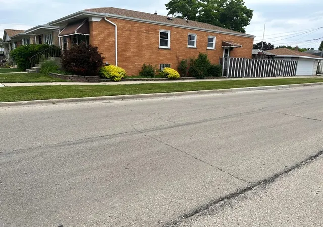 Photo 3 of Single family home for sale at 5959 S Rutherford Ave, Chicago, IL 60638 | MLS# 12663534 | Listing updated on 2026-09-04