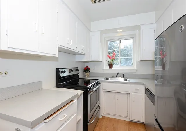 4th image of 1402 Hinman Ave, Evanston, IL 60201