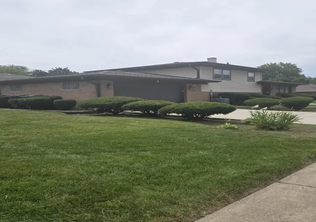 2nd image of 15643 Gouwens Ln, South Holland, IL 60473 | MLS# 12663616