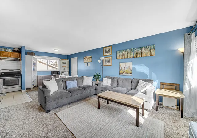 3rd image of 310 Maricopa Ln, Hoffman Estates, IL 60169 | MLS# 12663631