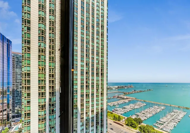 2nd image of 155 N Harbor Dr #2404, Chicago, IL 60601 | MLS# 12663683