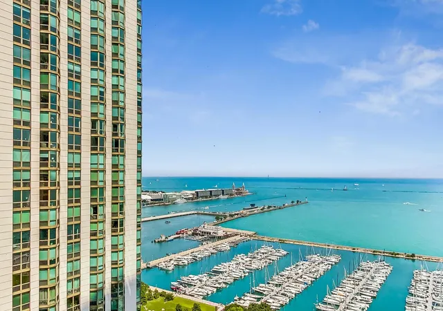 3rd image of 155 N Harbor Dr #2404, Chicago, IL 60601 | MLS# 12663683