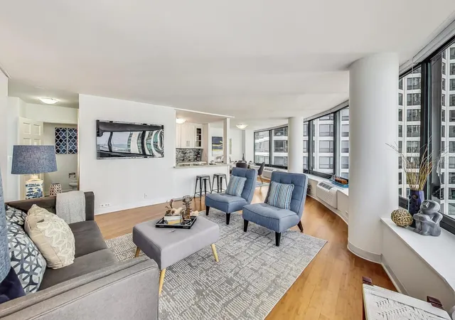 4th image of 155 N Harbor Dr #2404, Chicago, IL 60601 | MLS# 12663683