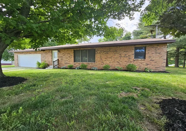 Homes for sale in Mt Vernon, IL | 14541 N Morton Ln, Mt Vernon, IL 62864 | MLS# 12663711