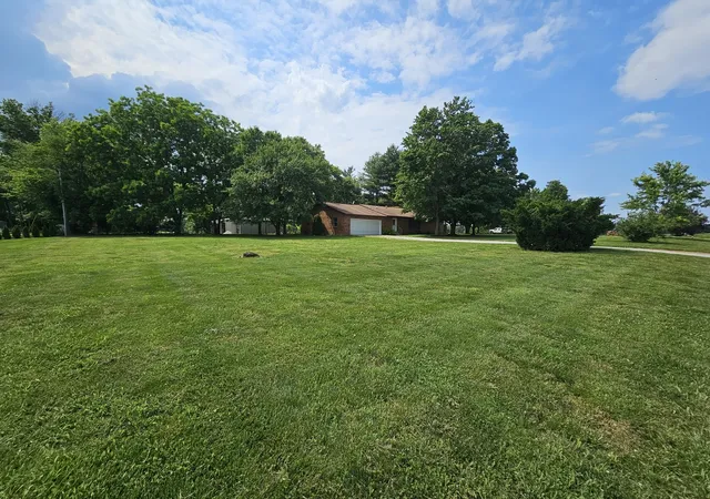 Homes for sale in Mt Vernon, IL | 14541 N Morton Ln, Mt Vernon, IL 62864 | MLS# 12663711