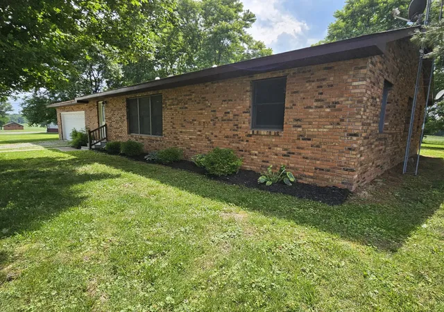 Homes for sale in Mt Vernon, IL | 14541 N Morton Ln, Mt Vernon, IL 62864 | MLS# 12663711