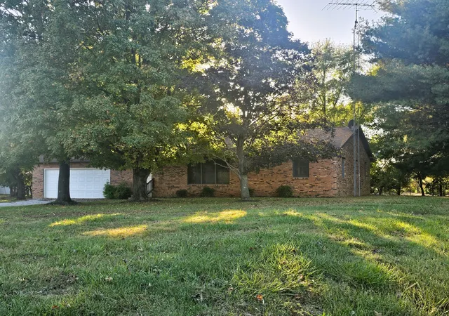 Photo 3 of Single family home for sale at 14541 N Morton Ln, Mt Vernon, IL 62864 | MLS# 12663711 | Listing updated on 2026-10-28