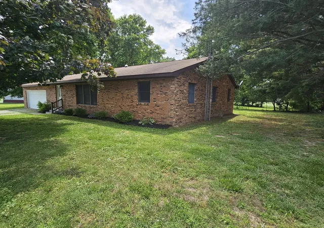 Homes for sale in Mt Vernon, IL | 14541 N Morton Ln, Mt Vernon, IL 62864 | MLS# 12663711