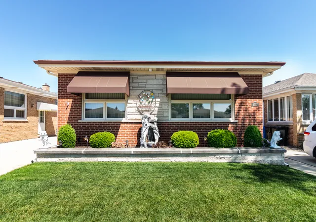 Homes for sale in Chicago, IL | 4917 N Nottingham Ave, Chicago, IL 60656 | MLS# 12663743