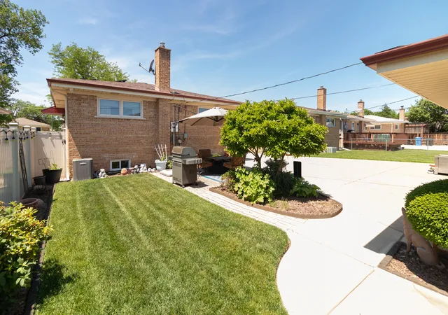 Homes for sale in Chicago, IL | 4917 N Nottingham Ave, Chicago, IL 60656 | MLS# 12663743