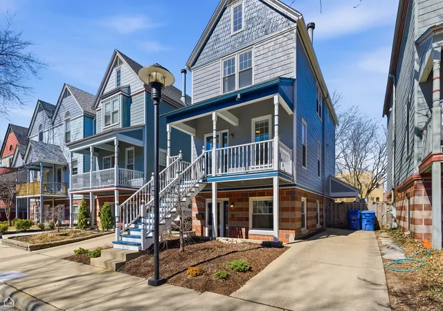 Homes for sale in Chicago, IL | 4701 S Woodlawn Ave #F, Chicago, IL 60615 | MLS# 12663757
