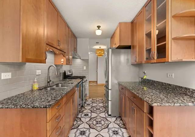5th image of 720 Weidner Rd #307, Buffalo Grove, IL 60089 | MLS# 12663815