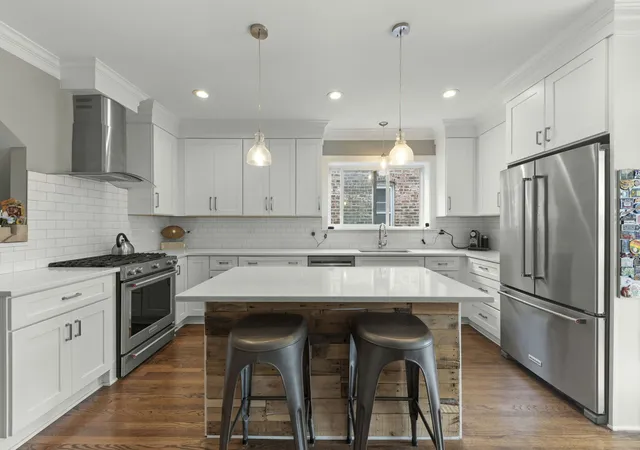 3rd image of 2416 Elmwood Ave, Berwyn, IL 60402 | MLS# 12663864