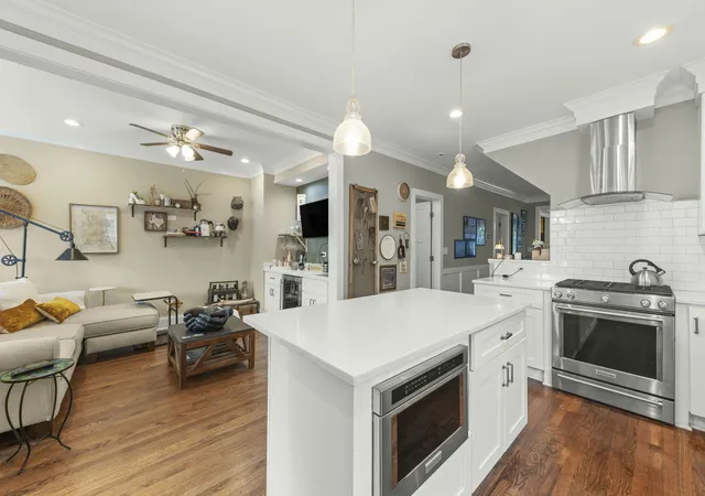 4th image of 2416 Elmwood Ave, Berwyn, IL 60402 | MLS# 12663864
