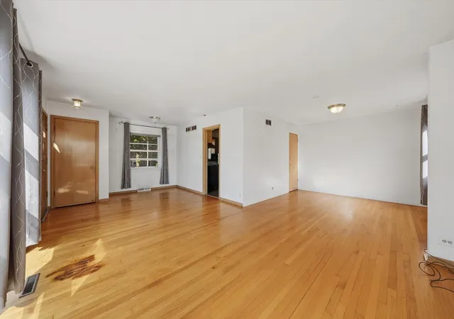 Photo 3 of Single family home for sale at 6156 W Gunnison St, Chicago, IL 60630 | MLS# 12663903 | Listing updated on 2026-09-29