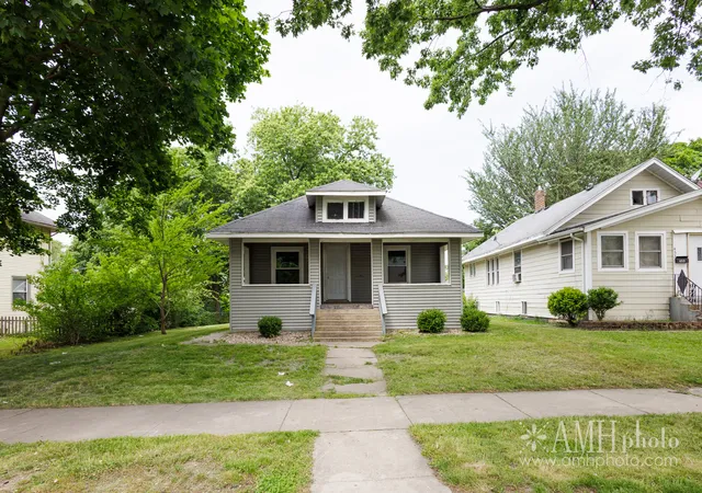 Photo 3 of Single family home for sale at 459 S Lincoln Ave, Kankakee, IL 60901 | MLS# 12663966 | Listing updated on 2026-09-03