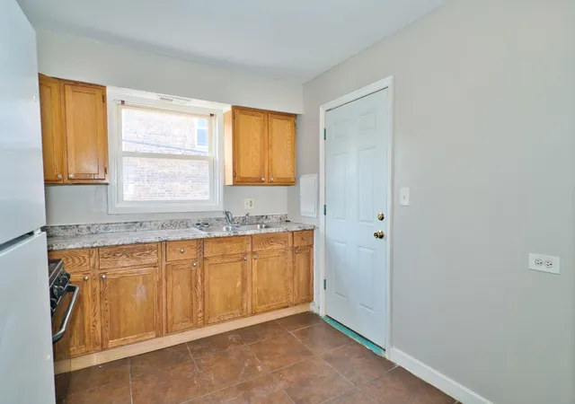17th image of 118 N Menard Ave, Chicago, IL 60644 | MLS# 12663969