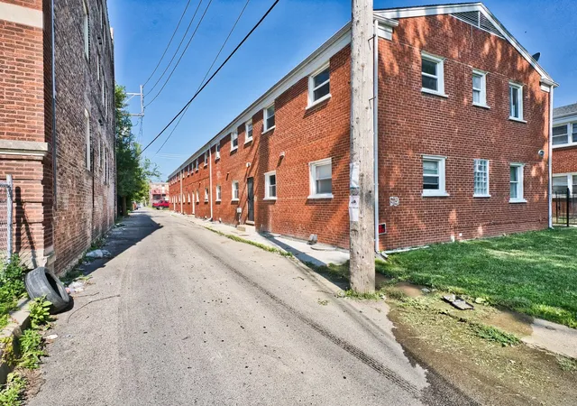 4th image of 118 N Menard Ave, Chicago, IL 60644 | MLS# 12663969