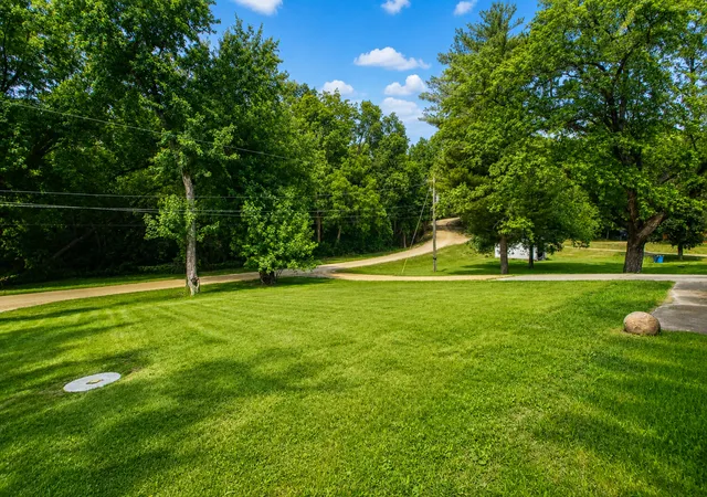 Homes for sale in Dixon, IL | 5091 W Murray Dr, Dixon, IL 61021 | MLS# 12663976