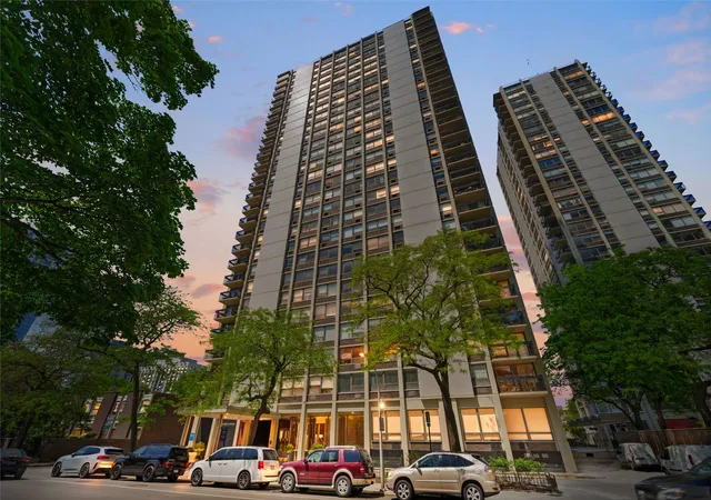 Homes for sale in Chicago, IL | 1355 N Sandburg Ter #1601D, Chicago, IL 60610 | MLS# 12663994
