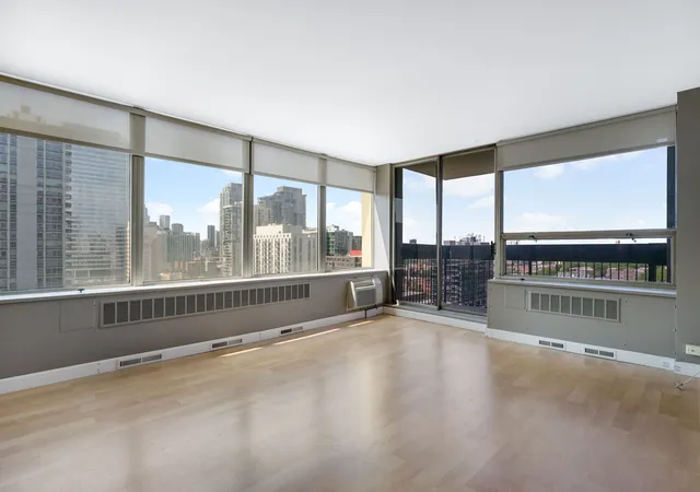 Homes for sale in Chicago, IL | 1355 N Sandburg Ter #1601D, Chicago, IL 60610 | MLS# 12663994