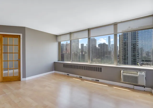 Homes for sale in Chicago, IL | 1355 N Sandburg Ter #1601D, Chicago, IL 60610 | MLS# 12663994