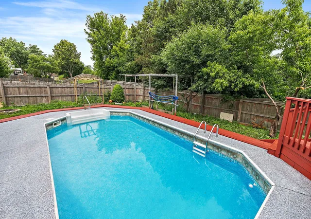 Photo 3 of Single family home for sale at 25 Magnolia Dr, Streamwood, IL 60107 | MLS# 12664012 | Listing updated on 2026-09-14