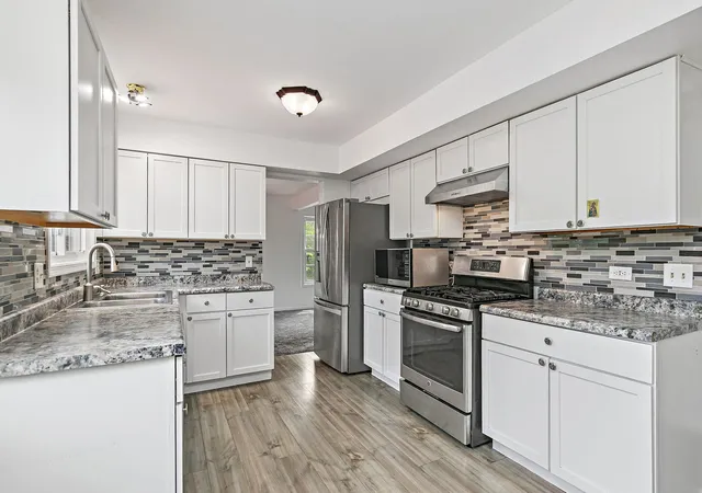 Photo 4 of Single family home for sale at 25 Magnolia Dr, Streamwood, IL 60107 | MLS# 12664012 | Listing updated on 2026-09-14