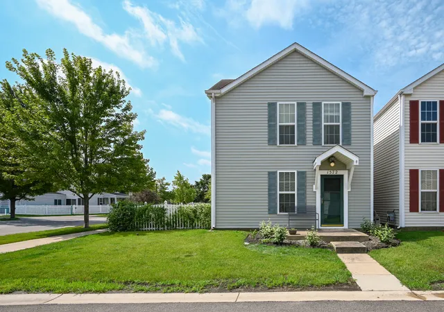 Homes for sale in Aurora, IL | 1572 Victoria Park Cir, Aurora, IL 60504 | MLS# 12664031